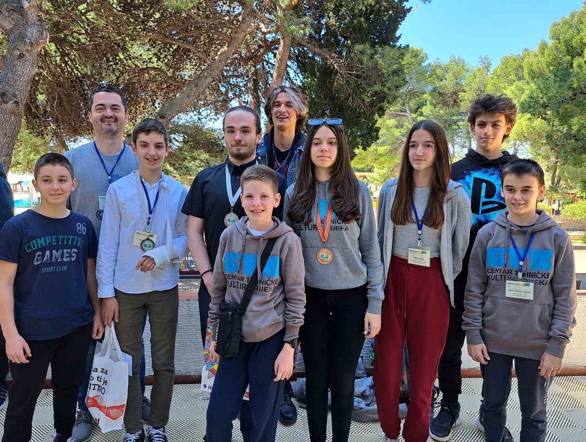 Budi++ ekipa na Državnom natjecanju iz informatike u Vodicama