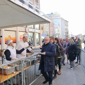 Tradicionalna marenda s građanima na Korzu uoči Uskrsa