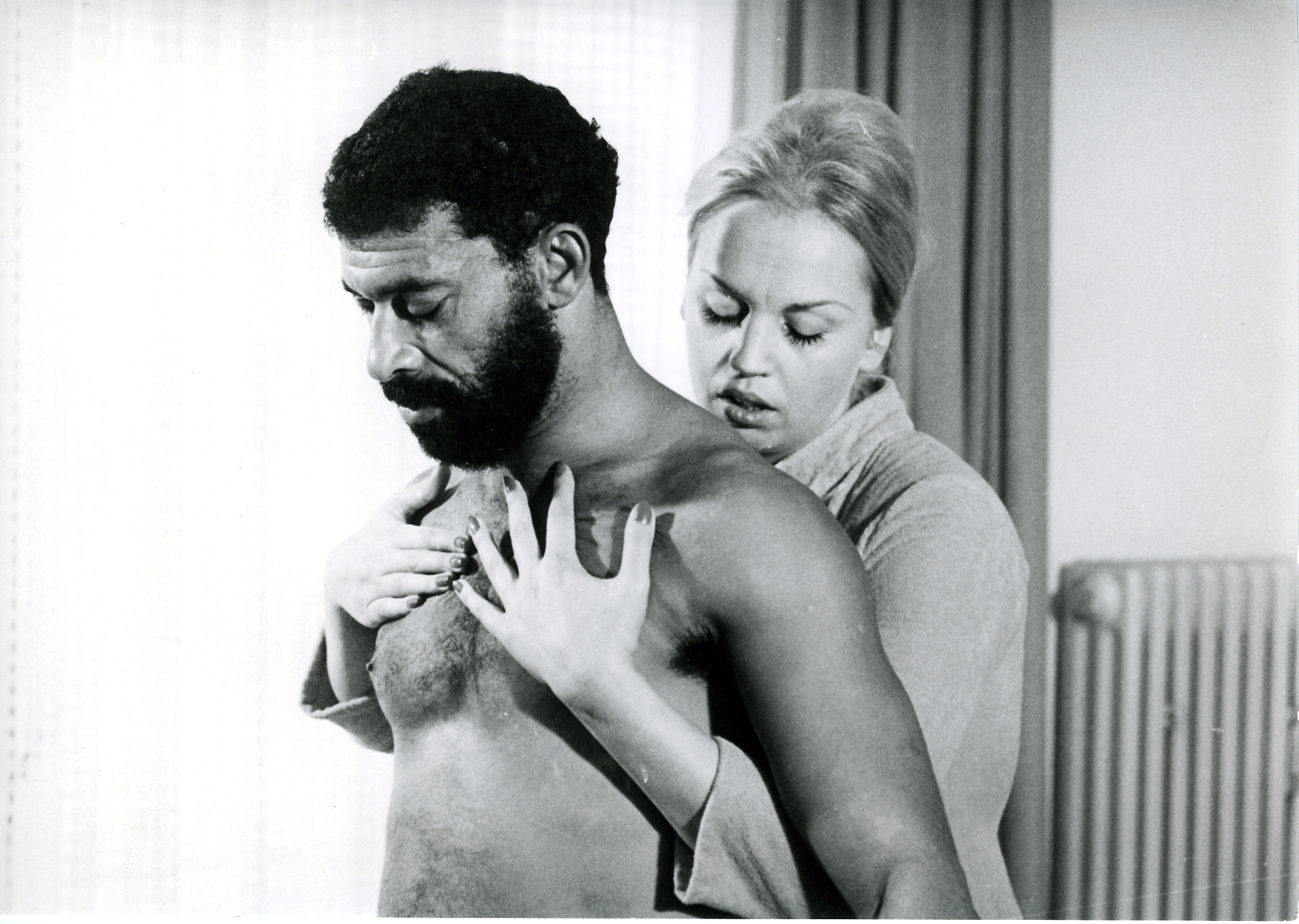 Svi drugi zovu se Ali