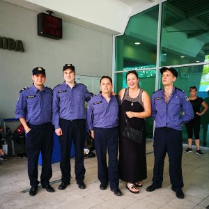 s kolegama na snimanju filma The Shiny Shrimps Foto Dubravka Šamanić privatni arhiv