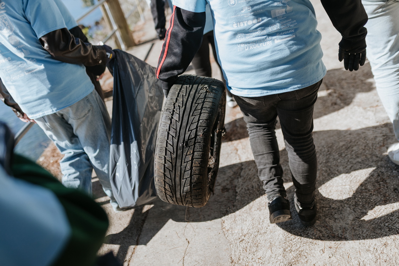 UBeachCleanup 2025 ucenici