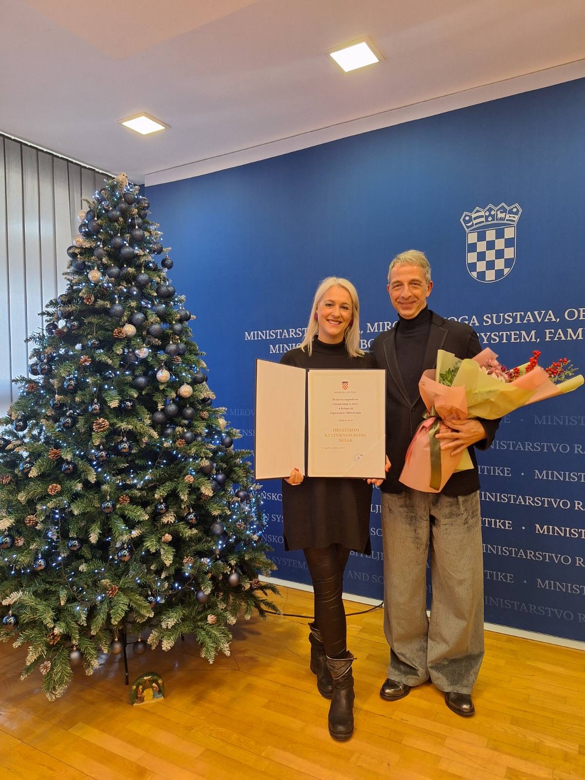 Asja Brusić i Edvin Liverić s Državnom nagradom za volontiranje