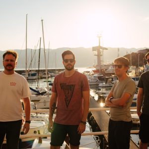 Valovi / Foto promo, Menart